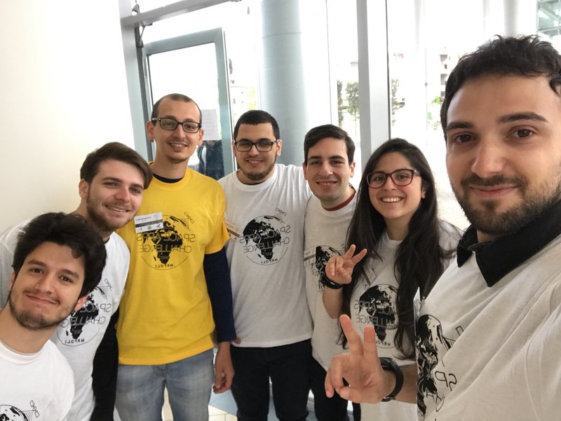 Hi everybody, we're Pizza Flyers and we're proud to be part of the greatest hackathon in the world here in Naples! #SpaceAppsItaly